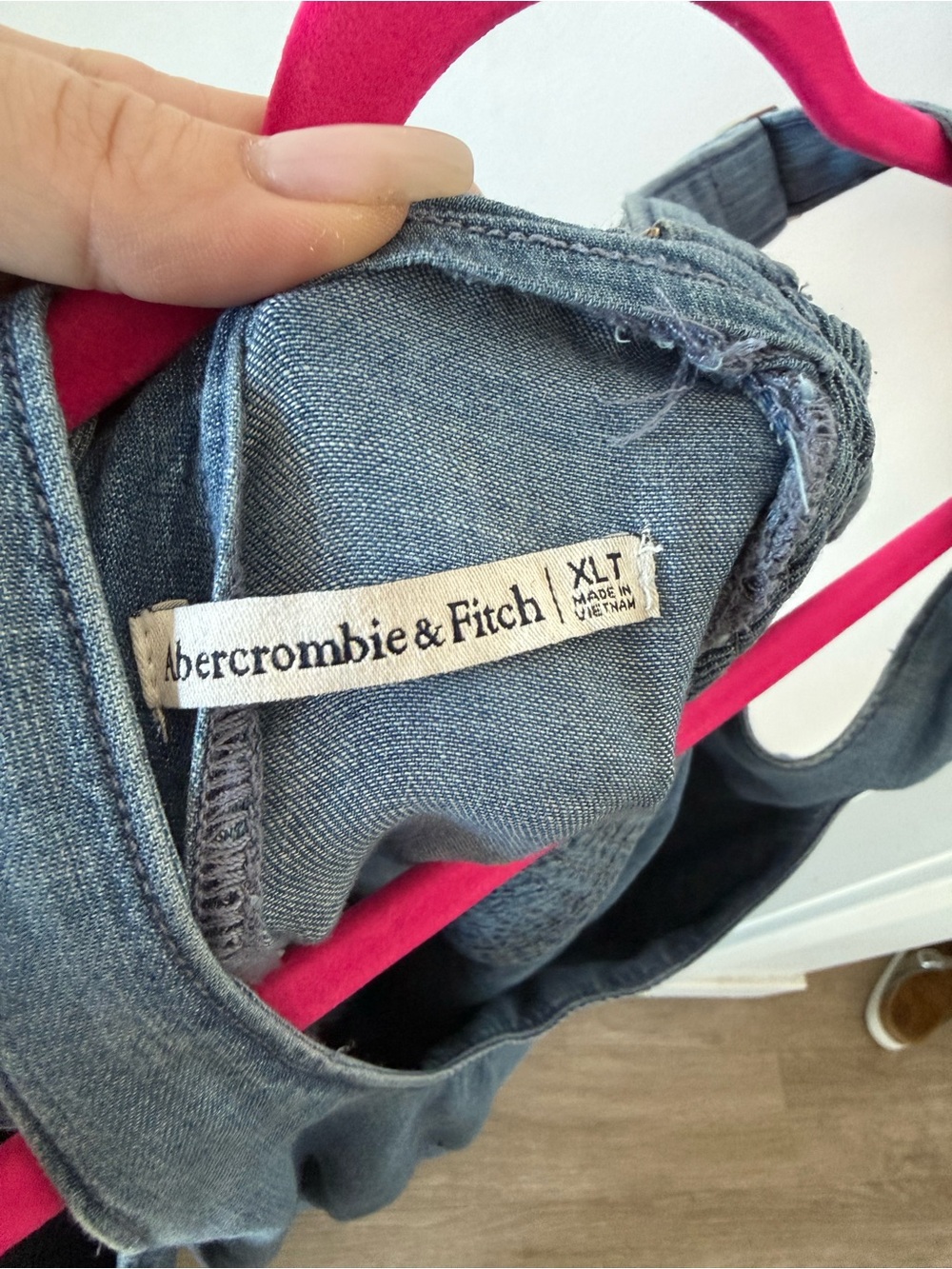 Abercrombie & Fitch Bra-Free Dylan Chambray Midi Dress - Picture 4 of 12